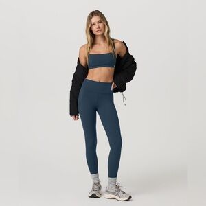 Vuori inversion rib legging ocean blue estimated med